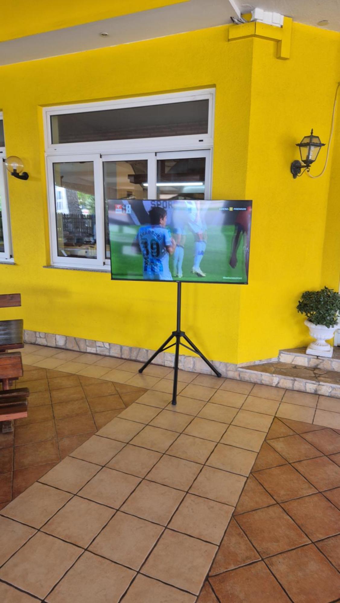 Biergarten ميدولين المظهر الخارجي الصورة