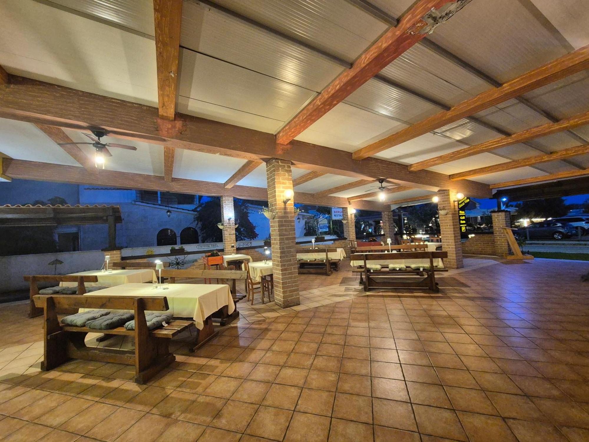 Biergarten ميدولين المظهر الخارجي الصورة