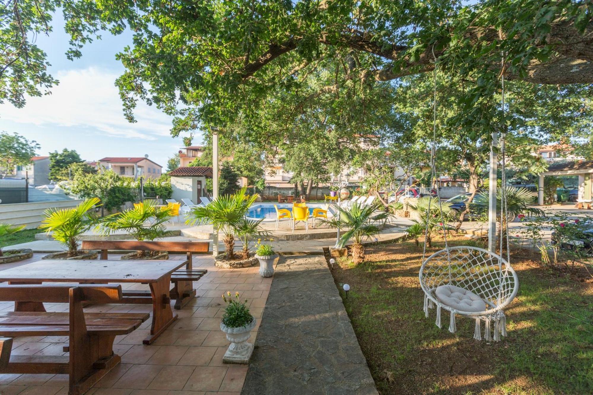 Biergarten ميدولين المظهر الخارجي الصورة